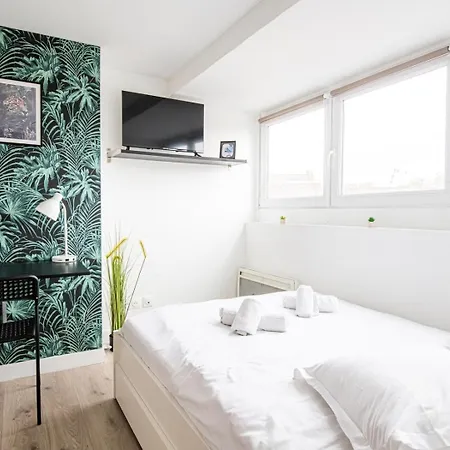 Appartement Small Functional - Right Next To The Metro