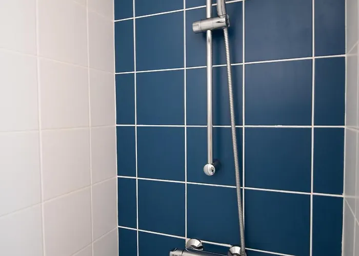 Small Functional - Right Next To The Metro 公寓